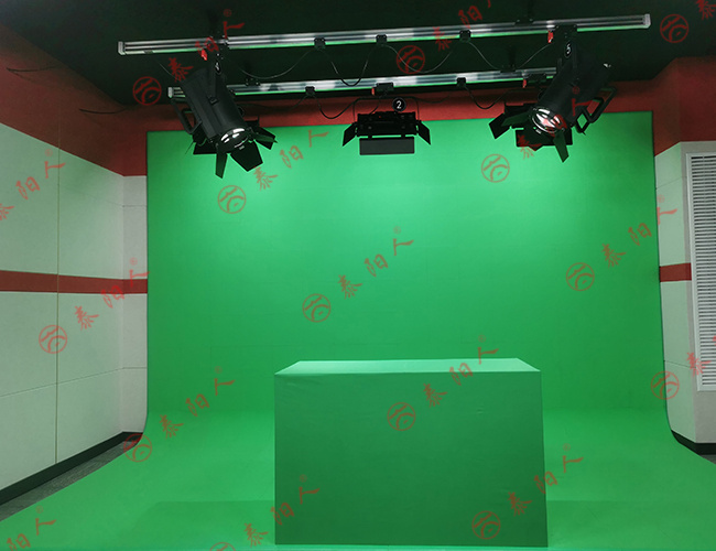 山西吕梁市某小学 L型模块化拼接式抠像绿箱抠像桌演播室导播间装修